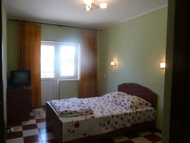 Люкс №7-2 двухкомнатный, база отдыха «Орион», Кирилловка. Фото 17