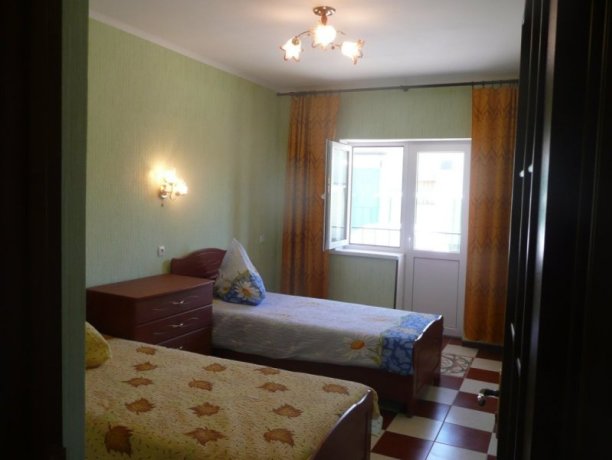Люкс №7-3 двухкомнатный, база отдыха «Орион», Кирилловка. Фото 11