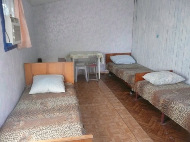 Эконом Домик №13 однокомнатный, база отдыха «Орион», Кирилловка. Фото 2