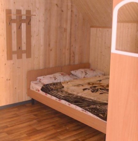 Люкс №23 (3к) однокомнатный, база отдыха «Арис», Кирилловка. Фото 1