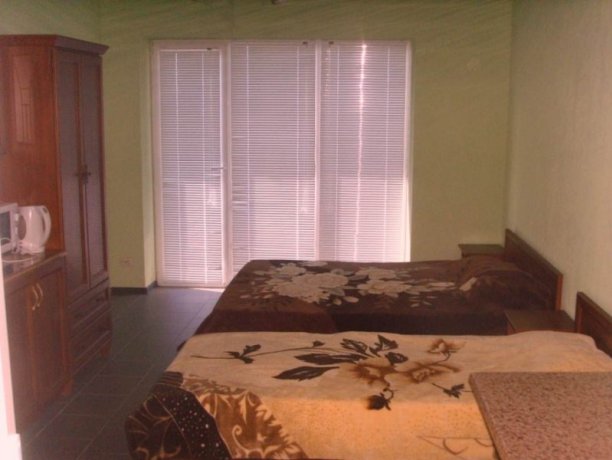 Люкс №2 (1к) однокомнатный, база отдыха «Арис», Кирилловка. Фото 1