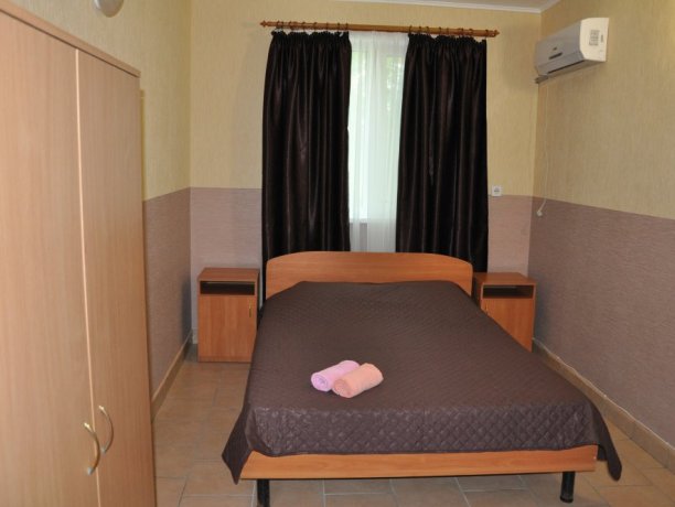 Стандарт №3 однокомнатный, база отдыха «Елена», Кирилловка. Фото 1